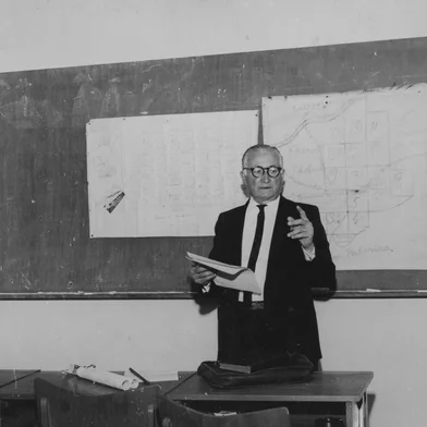 Palestra sobre “História de Caxias do Sul”, ministrada por João Spadari Adami a alunos do segundo ano de História.  Caxias do Sul, 22/11/1967.<!-- NICAID(14887185) -->