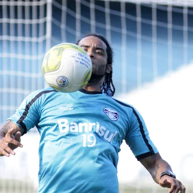 Carlos Alberto no treino<!-- NICAID(6917101) -->