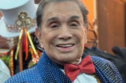 humorista Dedé Santana, de 89 anos, foi internado nesta sexta-feira (20) no Hospital Estadual de Urgências Governador Otávio Lage de Siqueira de Goiás (Hugol). A notícia foi dada em nota pela produção do Espetáculo Abracadabra, integrado pelo artista. As informações são do g1.<!-- NICAID(16229762) -->