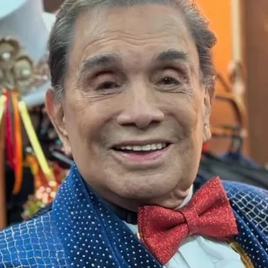 humorista Dedé Santana, de 89 anos, foi internado nesta sexta-feira (20) no Hospital Estadual de Urgências Governador Otávio Lage de Siqueira de Goiás (Hugol). A notícia foi dada em nota pela produção do Espetáculo Abracadabra, integrado pelo artista. As informações são do g1.<!-- NICAID(16229762) -->