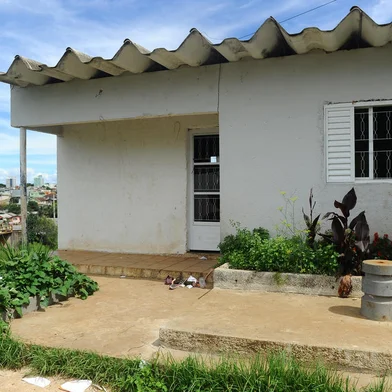 VACARIA, RS, BRASIL, 10/03/2024. Mulher e filhos morrem após suposta intoxicação com gás, em Vacaria. Família foi encontrada desacordada na manhã deste domingo pelo namorado da filha mais velha, que estranhou a demora para abrir a porta. (Bruno Todeschini/Agência RBS)Indexador: BTK<!-- NICAID(15701234) -->