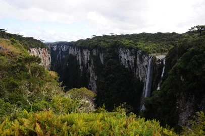CAMBARÁ DO SUL, RS, BRASIL, 17/05/2022. Cânion Itaimbezinho, no Parque Nacional Aparados da Serra, em Cambará do Sul. (Bruno Todeschini/Agência RBS)<!-- NICAID(15099038) -->