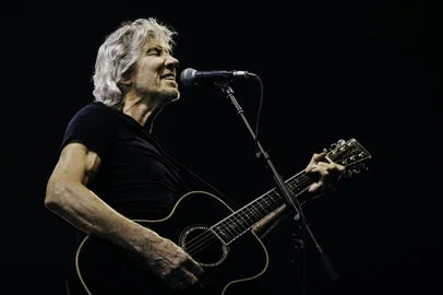 Roger Waters<!-- NICAID(13307735) -->