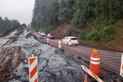 Desvio provisório no km 297 da BR-386 em Pouso Novo