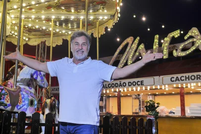CAXIAS DO SUL, RS, BRASIL, 01/11/2023. O ator Marcos Frota está em Caxias do Sul para a estreia da temporada do Mirage Circus, do qual é embaixador. O circo está montado no Parque de Eventos da Festa da Uva (Neimar De Cesero/Agência RBS)Indexador: NEIMAR DE CESERO<!-- NICAID(15585509) -->