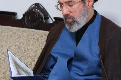 This handout picture taken in Tehran on October 3, 2024, and provided by the office of Iran's supreme leader, shows Mojtaba Khamenei, one of the children of Irans slain supreme leader Ayatollah Ali Khamenei. (Photo by KHAMENEI.IR / AFP) / RESTRICTED TO EDITORIAL USE - MANDATORY CREDIT "AFP PHOTO / HANDOUT / KHAMENEI.IR" - NO MARKETING NO ADVERTISING CAMPAIGNS - DISTRIBUTED AS A SERVICE TO CLIENTSEditoria: WARLocal: TehranIndexador: -Secao: warFonte: KHAMENEI.IRFotógrafo: Handout<!-- NICAID(16238053) -->