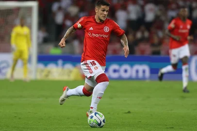 Fabricio Bustos, lateral do Inter