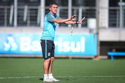 O técnico Vagner Mancini comanda treino do Grêmio no CT Luiz Carvalho.<!-- NICAID(14927262) -->