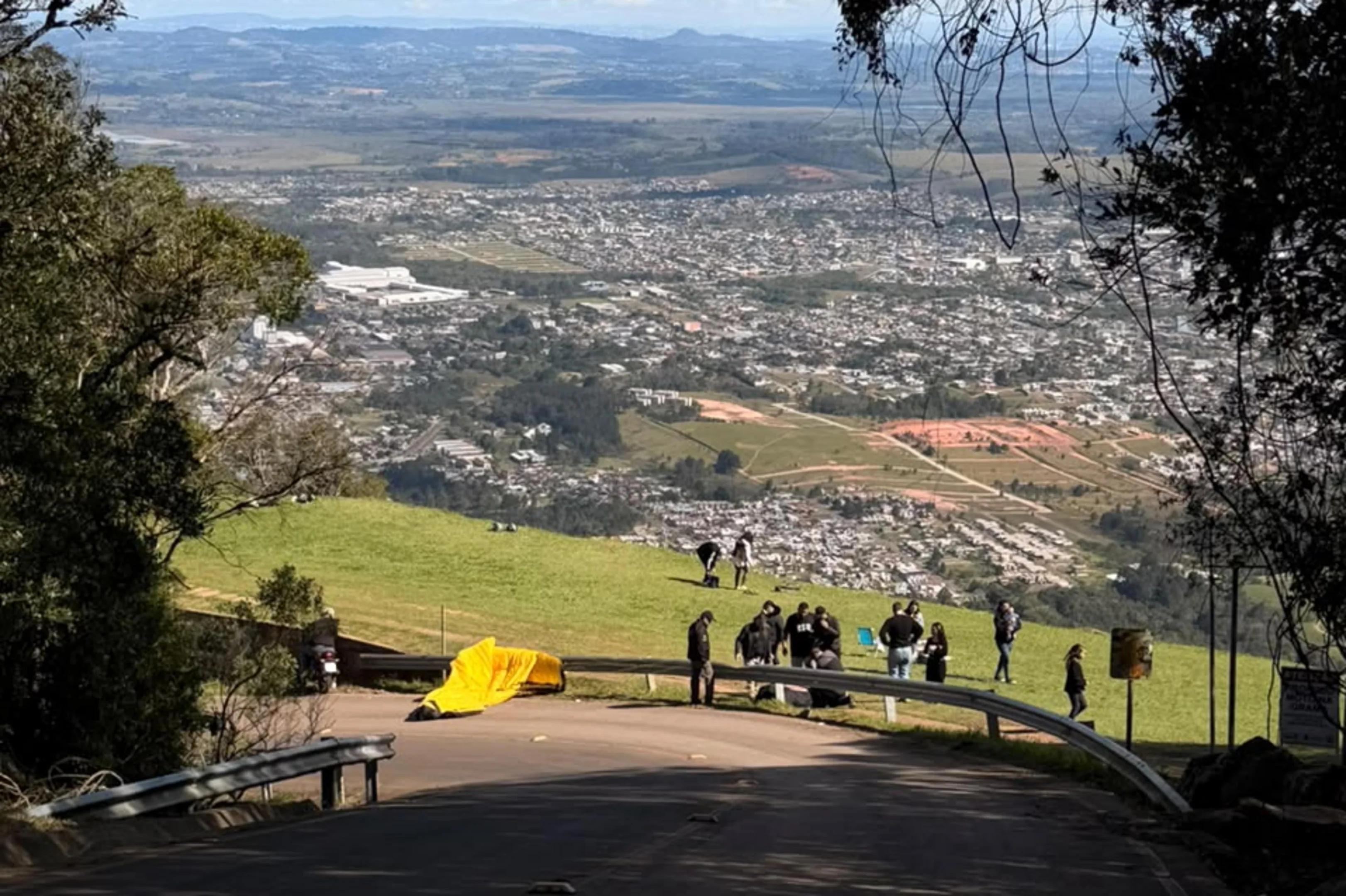 Acidente de paraglider em Sapiranga: homem cai do Morro Ferrabraz