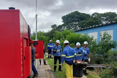 Dmae / Divulgação Estação de Bombeamento de Água Pluvial (Ebap) 16, próxima à Rótula das Cuias, volta a funcionar com a ajuda de geradores.<!-- NICAID(15763081) -->