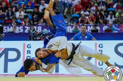 Sajjad Sehen (branco), judoca do Iraque - Foto: Sabau Gabriela/International Judo Federation<!-- NICAID(15823790) -->