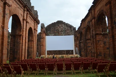 Mostra de Cinema das Missões, com exibições no sítio arqueológico de São Miguel Arcanjo.<!-- NICAID(15879172) -->