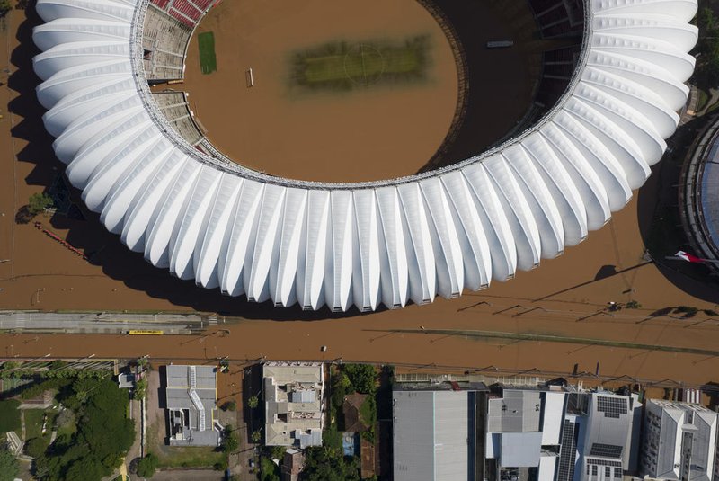 Vista aérea do Estádio Beira-Rio e Orla , em Porto Alegre (RS), tomados pelas águas após o transbordamento do Lago Guaiba. Fotos: Renan Mattos/Agencia RBS<!-- NICAID(15756355) -->