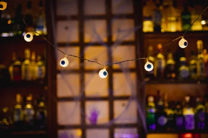 Halloween Bar Spoiler<!-- NICAID(15882884) -->