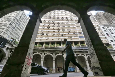 PORTO ALEGRE, RS, BRASIL,  06/01/2021- Liberado recurso para a reforma do Viaduto Otávio Rocha. Foto: Lauro Alves  / Agencia RBS<!-- NICAID(14983750) -->