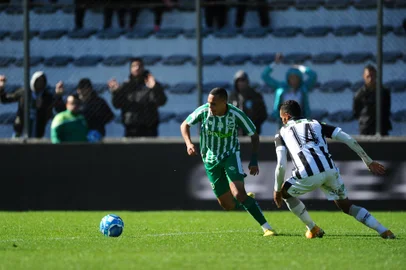 CAXIAS DO SUL, RS, BRASIL, 15/07/2023. Juventude x ABC, jogo válido pela 17º rodada da Série B do Campeonato Brasileiro, no Estádio Alfredo Jaconi. (Bruno Todeschini/Agência RBS)Indexador: BTK<!-- NICAID(15483733) -->