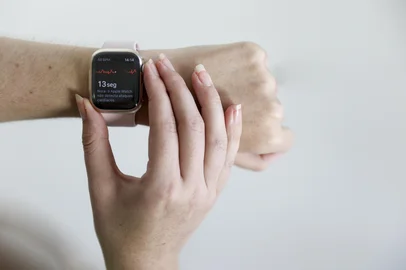 PORTO ALEGRE, RS, BRASIL, 07.02.2025: Relógio Smartwatch. Foto: Camila Hermes/Agencia RBS<!-- NICAID(15971362) -->