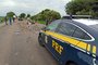 Um acidente envolvendo quatro veículos provocou uma morte na tarde desta quinta-feira (21) na BR-158, no trecho de Itaara, na região central do Rio Grande do Sul. De acordo com a Polícia Rodoviária Federal (PRF), a colisão envolveu um carro, uma caminhonete e dois caminhões.Os policiais foram acionados para atender a ocorrência por volta das 15h. O acidente aconteceu no km 298 da rodovia, no trecho entre Itaara e Júlio de Castilhos. Dois caminhões, um Jac Motors QQ e um Jeep Compass acabaram envolvidos na colisão.