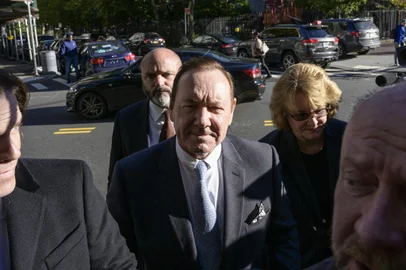 Civil trial brought by Anthony Rapp against Kevin Spacey beginsActor Kevin Spacey arrives to attend a civil trial hearing on sexual abuse charges brought against him by Anthony Rapp in Manhattan federal court in New York on October 6, 2022. (Photo by ANGELA WEISS / AFP)Editoria: CLJLocal: New YorkIndexador: ANGELA WEISSSecao: sexual assaultFonte: AFPFotógrafo: STF<!-- NICAID(15228563) -->