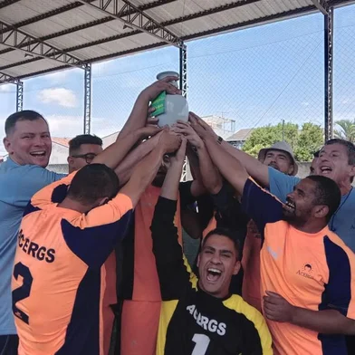 Time da Associação de Cegos do Rio Grande do Sul (Acergs) vence campeonato de futebol voltado a pessoas com baixa visão<!-- NICAID(14968442) -->