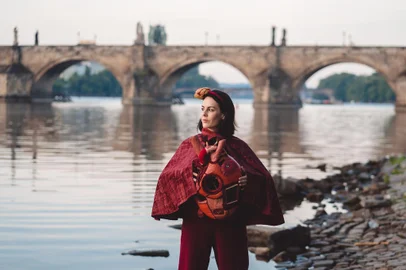 Na Quadrienal de Praga, a artista gaúcha Nina Vogel.<!-- NICAID(15560641) -->