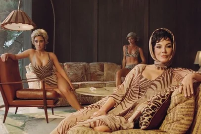 Gaúcha Cintia Dicker estrela campanha com família Kardashian<!-- NICAID(16066208) -->