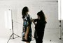 Moda para todos: estilista gaúcha cria peças para pessoas com deficiência visual, nanismo e cadeirantes