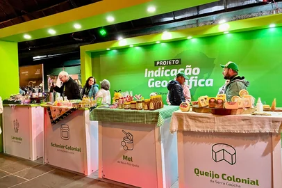Queijo e schmier colonial, mel e lavanda estão entre os produtos<!-- NICAID(16305681) -->