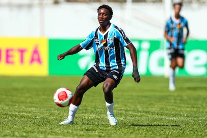 Gabriel Mec, ala-esquerdo destaque na estreia do Grêmio na Copinha SP 2025 - 4x0 no Vitória da Conquista<!-- NICAID(15947721) -->