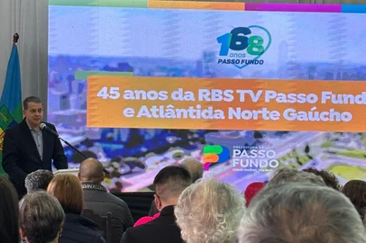 RBS Passo Fundo recebe homenagem por seus 45 anos em cerimônia no aniversário do município<!-- NICAID(16096326) -->
