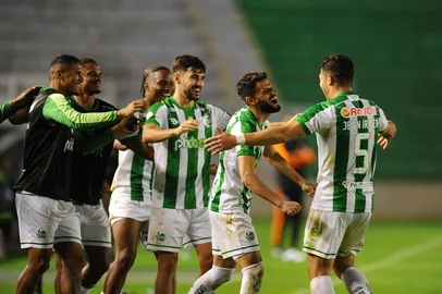 CAXIAS DO SUL, RS, BRASIL, 16/09/2023. Juventude x CRB, jogo válido pela 28º rodada da Série B do Campeonato Brasileiro, no Estádio Alfredo Jaconi. (Bruno Todeschini/Agência RBS)Indexador: BTK<!-- NICAID(15542986) -->