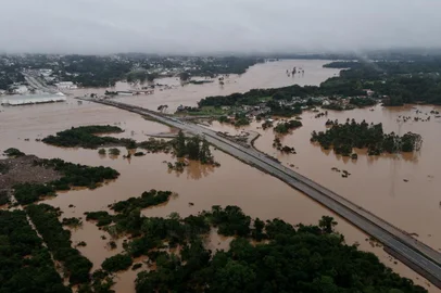LAJEADO, RS, BRASIL - 03/05/2024 - Situação da BR-386, no município de Lajeado, no Vale do Taquari. FOTO: JEFFERSON BOTEGA, AGÊNCIA RBS<!-- NICAID(15752542) -->