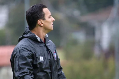Júnior Rocha, técnico do Caxias<!-- NICAID(16042613) -->