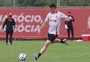 Rafael Borré treina e se aproxima de retorno ao time do Inter em decisão contra o Bahia