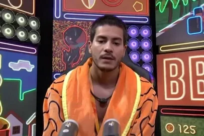 Arthur Aguiar pede ajuda para eliminar Lais Couto<!-- NICAID(15046187) -->