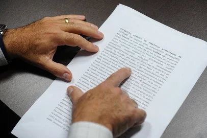 Bruno Todeschini / Agencia RBS CAXIAS DO SUL, RS, BRASIL, 03/05/2023. A reportagem foi até o cartório Mário Ferrari para entender o que é a escritura pública de diretivas antecipadas de vontade, também conhecida como testamento vital. (Bruno Todeschini/Agência RBS)<!-- NICAID(15419429) -->