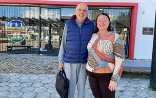 Moradora de Veranópolis devolve mala de dinheiro a dirigente do clube<!-- NICAID(16037789) -->