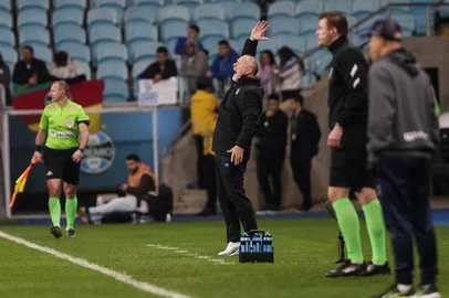 PORTO ALEGRE, RS, BRASIL, 08-07-2025: Na Arena, Grêmio enfrenta o São José valendo o título da Recopa. O duelo promove o encontro entre o campeões do Gauchão 2024 — o Tricolor — e da Copa FGF do ano passado — o Zeca. Fotos: Duda Fortes/Agência RBS<!-- NICAID(16076240) -->
