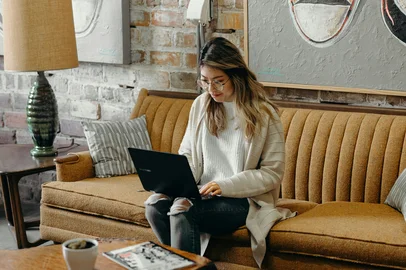Investir por objetivos pode ajudar a definir o que você quer alcançar, quando deseja chegar lá e quanto isso vai custar.