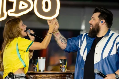 Panda e Mariana Fagundes<!-- NICAID(16310298) -->