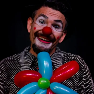 “O circo sem teto da lona furada meu” será apresentado em duas ocasiões, dias 25 e 26, por Rafael Schizzi. O espetáculo do garibaldense será apresentado na 8ª edição do maior festival circense do Estado. O Sesc Circo 2023 acontece em Camaquã, entre terça e domingo.<!-- NICAID(15603076) -->