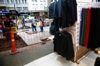Porto Alegre, RS, BrasilRetomadas obras do quadrilátero do centro após a enchenteIndexador: Jonathan Hgeckler<!-- NICAID(15796768) -->