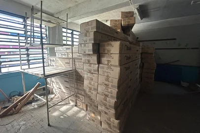 Equipamentos novos comprados pela prefeitura de Porto Alegre estão parados em prédio de escola abandonada na Zona Norte<!-- NICAID(16051112) -->