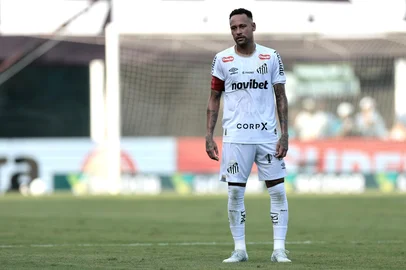 BRASILEIRO A 2026, SANTOS X CORINTHIANSSP - BRASILEIRO A 2026, SANTOS X CORINTHIANS - ESPORTES - SP - SANTOS - 15/03/2026 - BRASILEIRO A 2026, SANTOS X CORINTHIANS - Neymar Jr jogador do Santos durante partida contra o Corinthians no estádio Vila Belmiro pelo campeonato Brasileiro A 2026. 15/03/2026 - Foto: MARCELLO ZAMBRANA/AGIF - AGÊNCIA DE FOTOGRAFIA/AGIF - AGÊNCIA DE FOTOGRAFIA/ESTADÃO CONTEÚDOEditoria: ESPORTESLocal: SANTOSIndexador: MARCELLO ZAMBRANAFotógrafo: AGIF - AGÊNCIA DE FOTOGRAFIA<!-- NICAID(16245656) -->