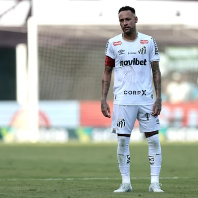 BRASILEIRO A 2026, SANTOS X CORINTHIANSSP - BRASILEIRO A 2026, SANTOS X CORINTHIANS - ESPORTES - SP - SANTOS - 15/03/2026 - BRASILEIRO A 2026, SANTOS X CORINTHIANS - Neymar Jr jogador do Santos durante partida contra o Corinthians no estádio Vila Belmiro pelo campeonato Brasileiro A 2026. 15/03/2026 - Foto: MARCELLO ZAMBRANA/AGIF - AGÊNCIA DE FOTOGRAFIA/AGIF - AGÊNCIA DE FOTOGRAFIA/ESTADÃO CONTEÚDOEditoria: ESPORTESLocal: SANTOSIndexador: MARCELLO ZAMBRANAFotógrafo: AGIF - AGÊNCIA DE FOTOGRAFIA<!-- NICAID(16245656) -->