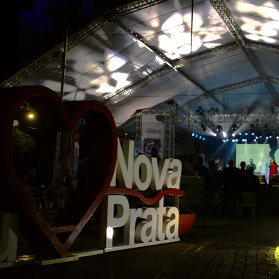 Propondo a reflexão sobre o papel humano na criação musical, com o tema “E se os humanos deixassem de fazer música?", Nova Prata recebe a quinta edição do Festival de Música entre os dias 20 e 23 de novembro. A programação gratuita ocupará o Grêmio Pratense, a Casa de Cultura, a Câmara de Vereadores e a Praça da Bandeira, reunindo artistas, estudantes, pesquisadores e público em geral.<!-- NICAID(16165871) -->