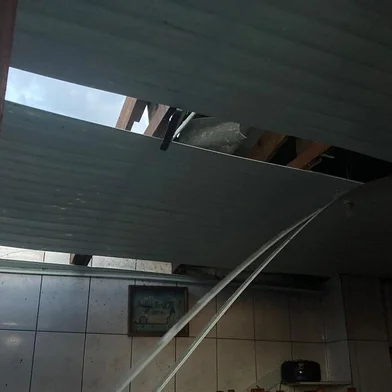 Chuva causa estragos em diferentes pontos de Caxias do Sul nesta quarta-feira<!-- NICAID(15640834) -->