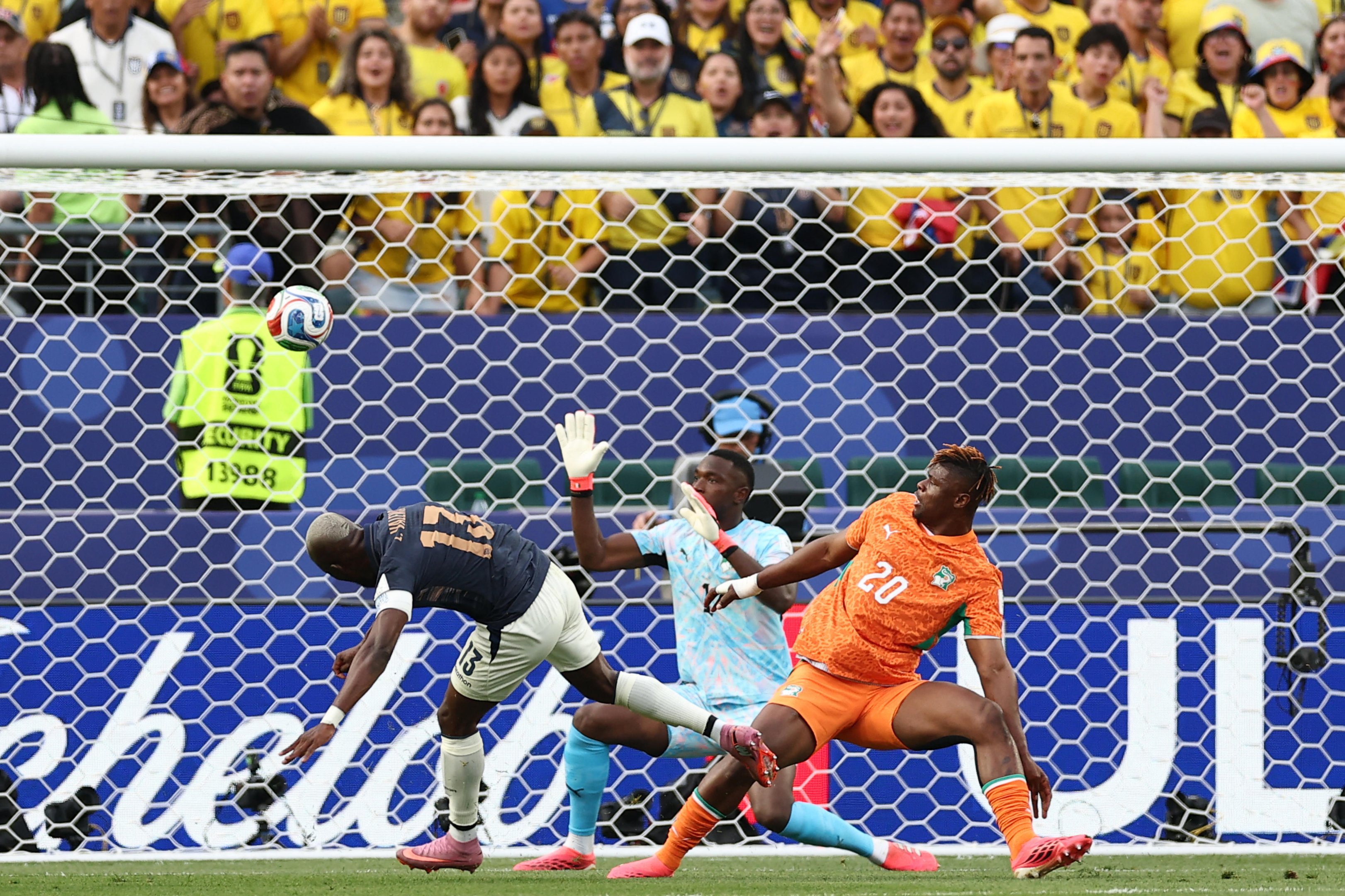 Costa do Marfim vence Equador em estreia emocionante na Copa do Mundo