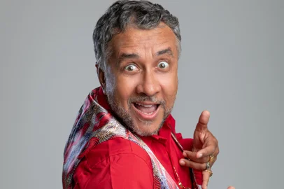Dono do fenômeno Paulinho Gogó, Maurício Manfrini traz o inédito show de humor “Só e Bem Acompanhado” para Novo Hamburgo (Teatro Feevale) no dia 5 de outubro e Caxias do Sul (Teatro da UCS) no dia 6 de outubro. Os ingressos estão a venda na plataforma Minha Entrada.<!-- NICAID(15881050) -->