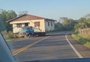 Caminhão é flagrado levando casa inteira no noroeste do RS; assista ao vídeo